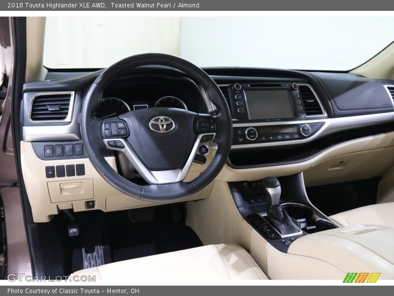 Toasted Walnut Pearl / Almond 2018 Toyota Highlander XLE AWD