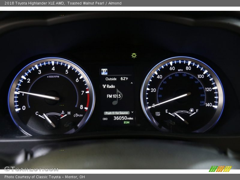 Toasted Walnut Pearl / Almond 2018 Toyota Highlander XLE AWD