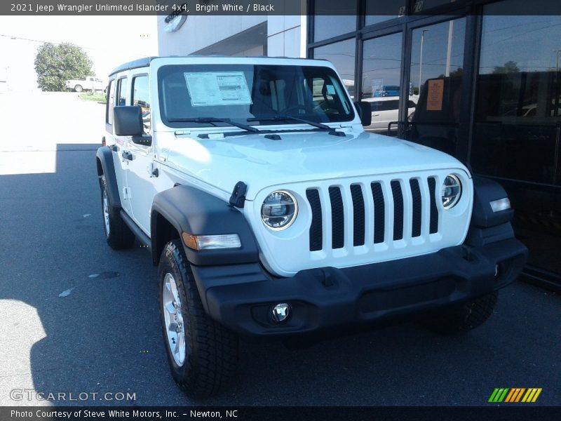 Bright White / Black 2021 Jeep Wrangler Unlimited Islander 4x4