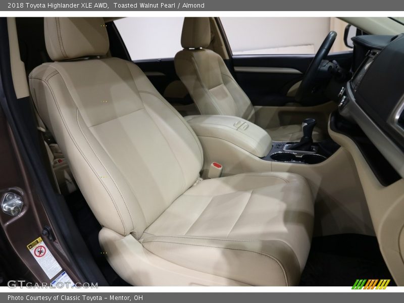 Toasted Walnut Pearl / Almond 2018 Toyota Highlander XLE AWD
