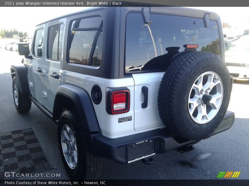 Bright White / Black 2021 Jeep Wrangler Unlimited Islander 4x4