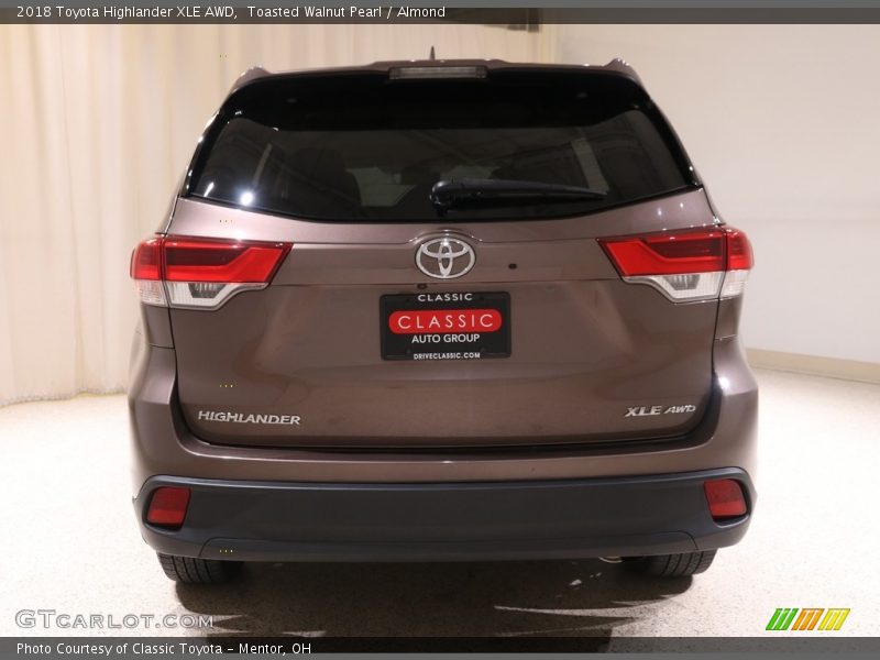 Toasted Walnut Pearl / Almond 2018 Toyota Highlander XLE AWD