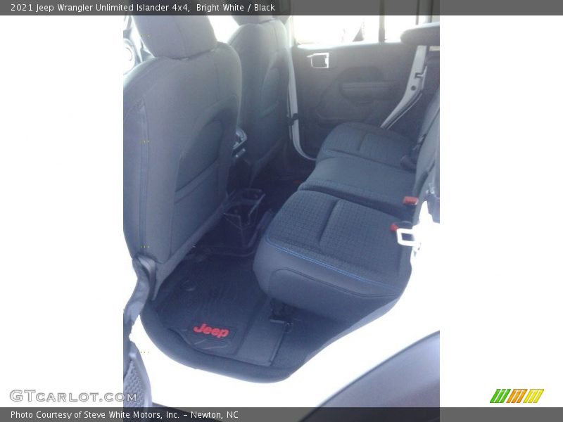 Bright White / Black 2021 Jeep Wrangler Unlimited Islander 4x4