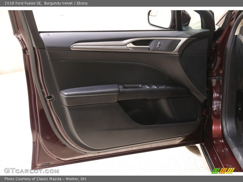 Burgundy Velvet / Ebony 2018 Ford Fusion SE