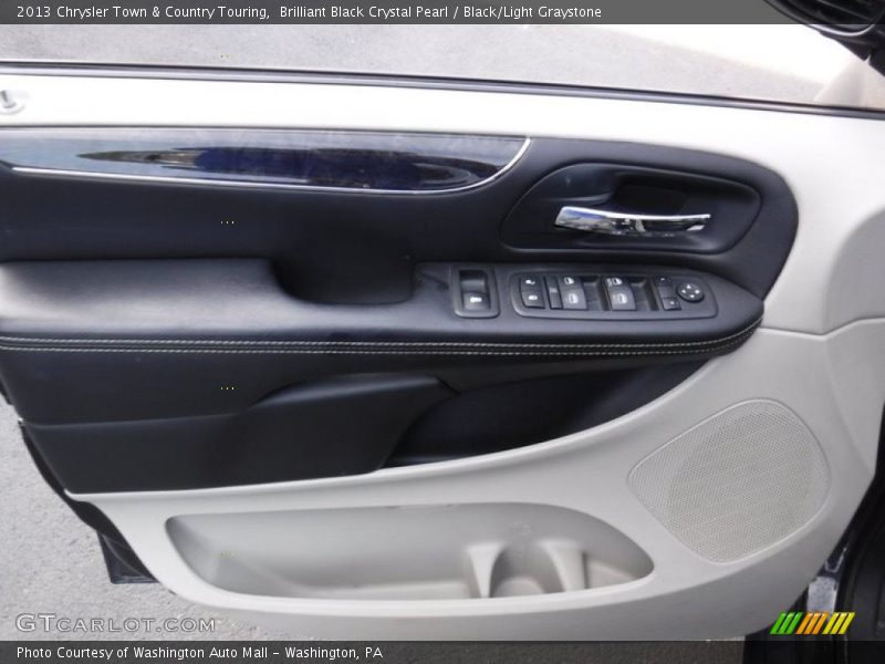 Brilliant Black Crystal Pearl / Black/Light Graystone 2013 Chrysler Town & Country Touring