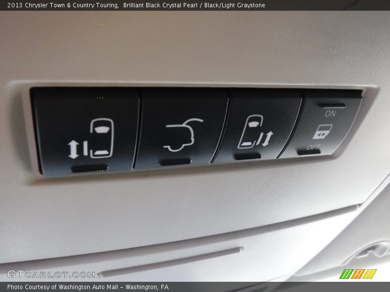 Brilliant Black Crystal Pearl / Black/Light Graystone 2013 Chrysler Town & Country Touring