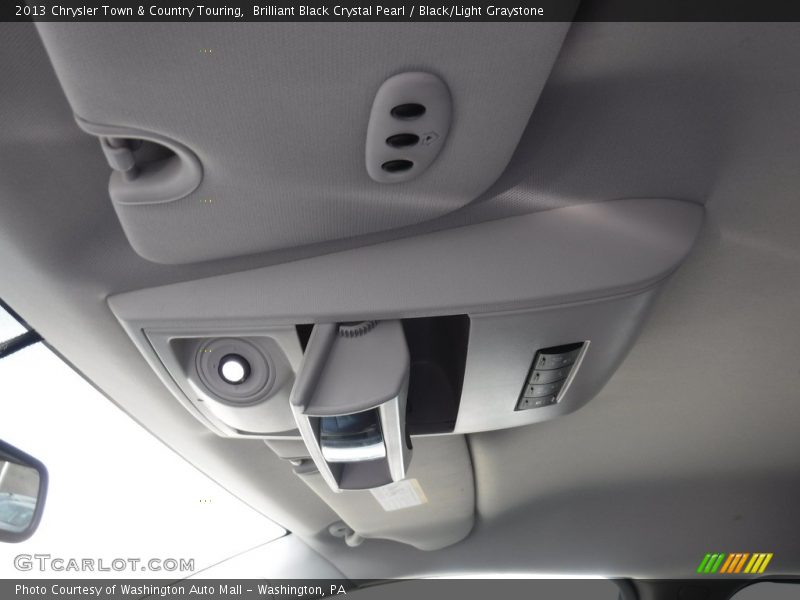 Brilliant Black Crystal Pearl / Black/Light Graystone 2013 Chrysler Town & Country Touring