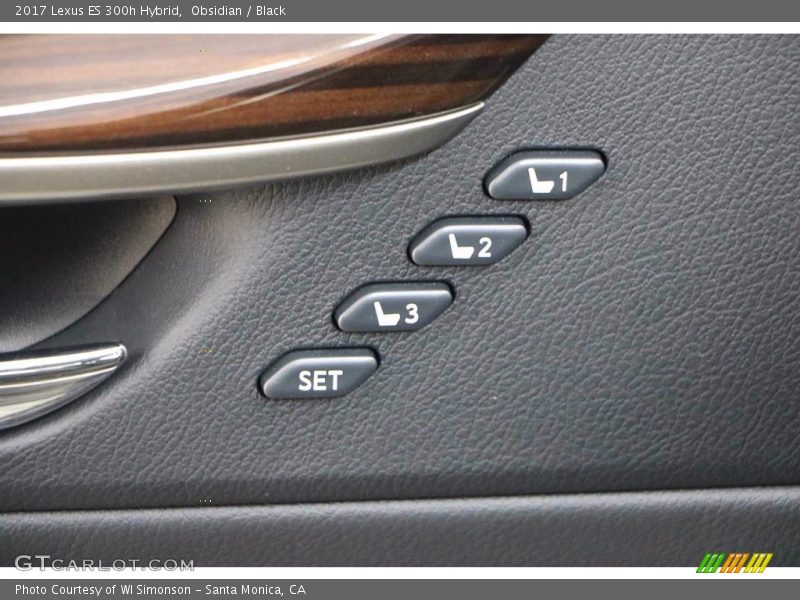 Obsidian / Black 2017 Lexus ES 300h Hybrid