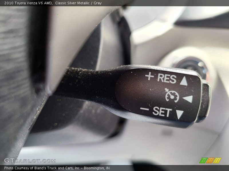 Classic Silver Metallic / Gray 2010 Toyota Venza V6 AWD