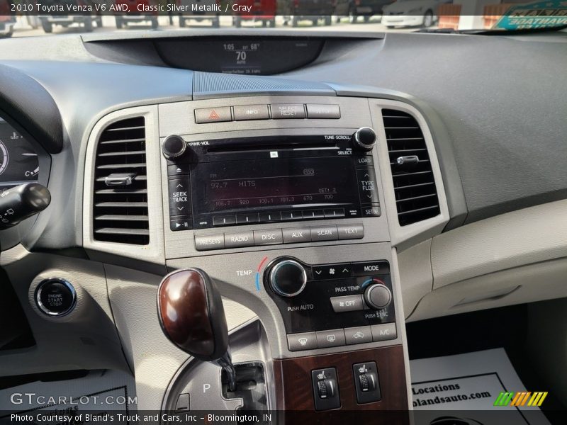 Classic Silver Metallic / Gray 2010 Toyota Venza V6 AWD