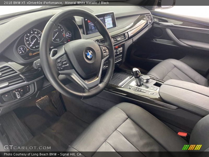 Mineral White Metallic / Black 2018 BMW X5 xDrive40e iPerfomance