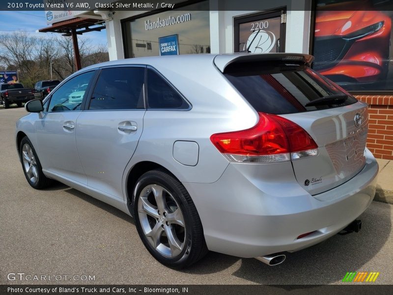 Classic Silver Metallic / Gray 2010 Toyota Venza V6 AWD