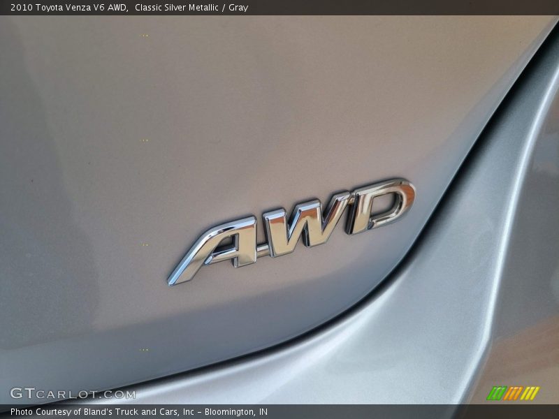 Classic Silver Metallic / Gray 2010 Toyota Venza V6 AWD
