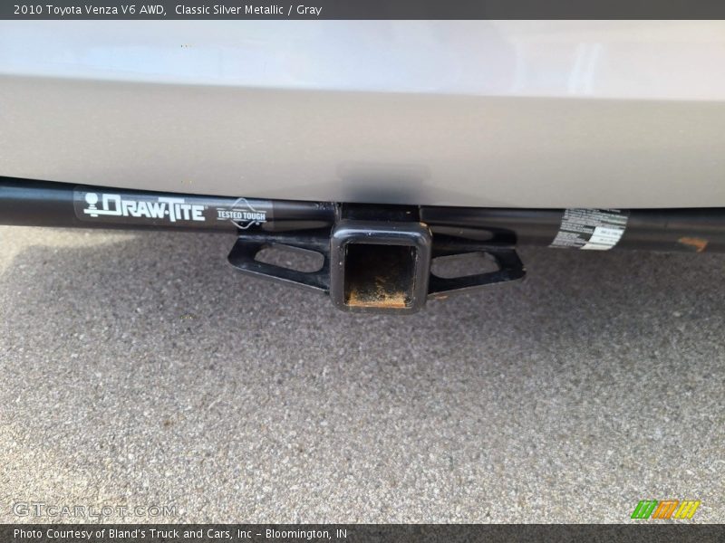 Classic Silver Metallic / Gray 2010 Toyota Venza V6 AWD