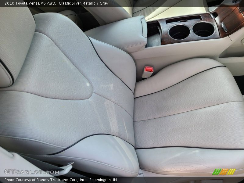 Classic Silver Metallic / Gray 2010 Toyota Venza V6 AWD