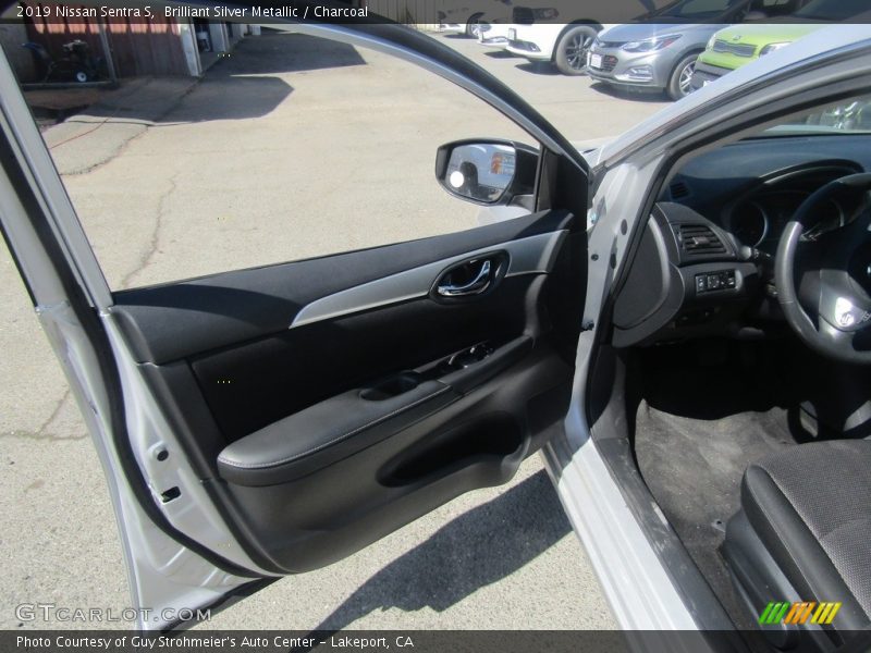 Brilliant Silver Metallic / Charcoal 2019 Nissan Sentra S