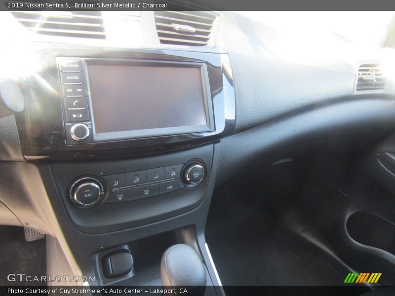 Brilliant Silver Metallic / Charcoal 2019 Nissan Sentra S
