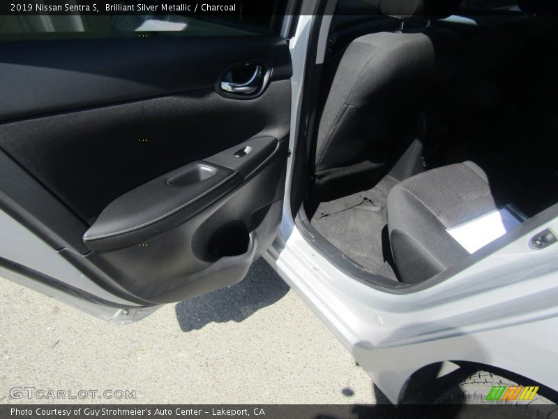 Brilliant Silver Metallic / Charcoal 2019 Nissan Sentra S