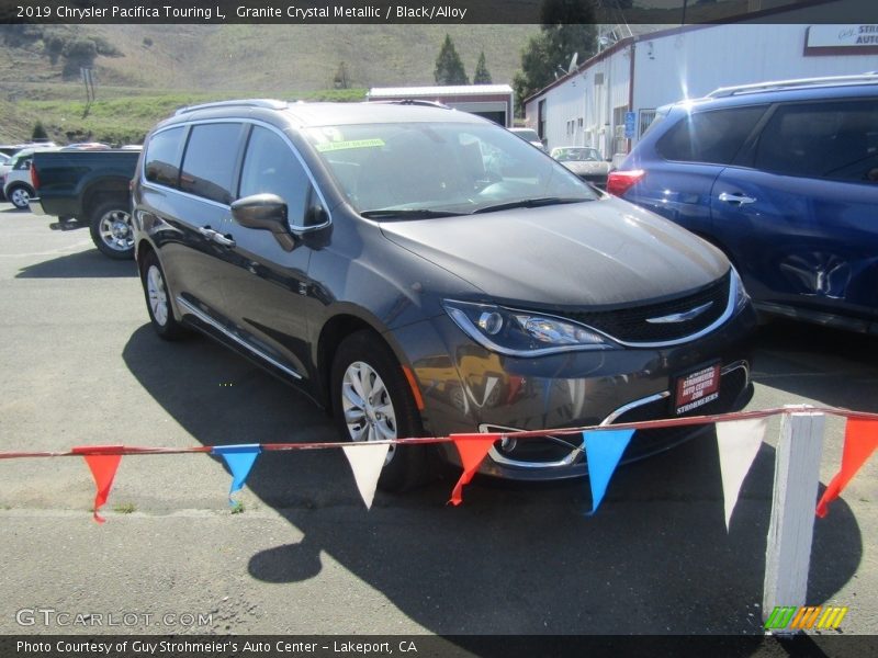 Granite Crystal Metallic / Black/Alloy 2019 Chrysler Pacifica Touring L