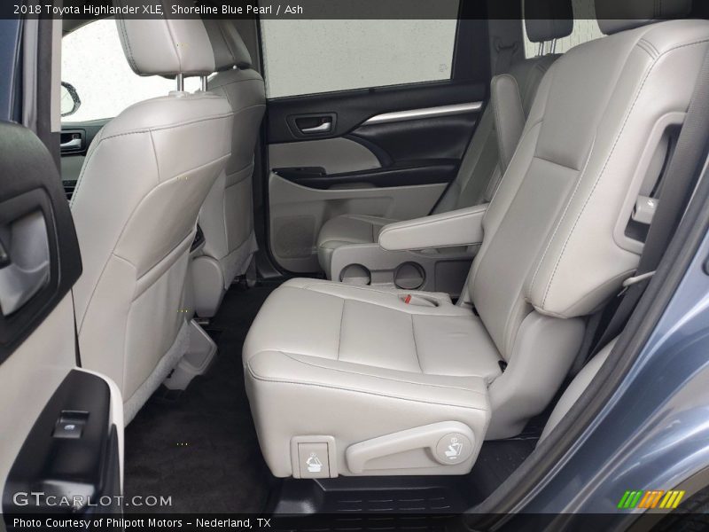 Shoreline Blue Pearl / Ash 2018 Toyota Highlander XLE