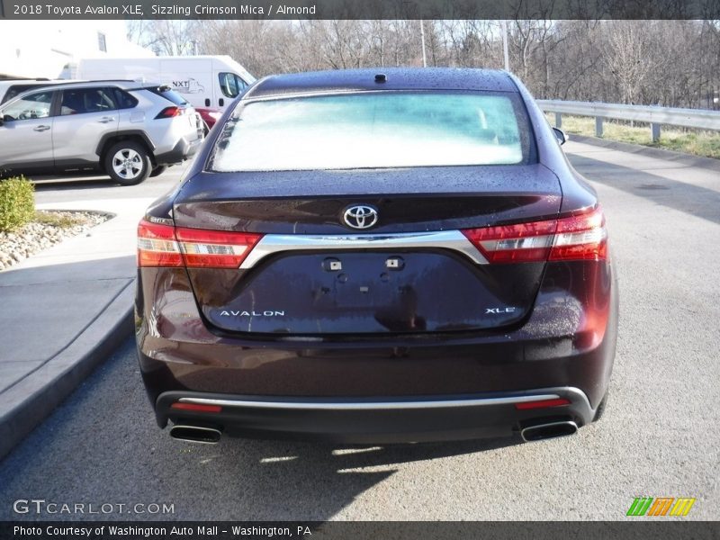 Sizzling Crimson Mica / Almond 2018 Toyota Avalon XLE