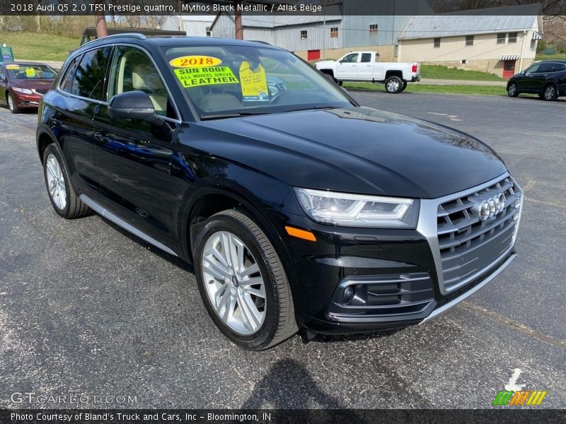 Front 3/4 View of 2018 Q5 2.0 TFSI Prestige quattro