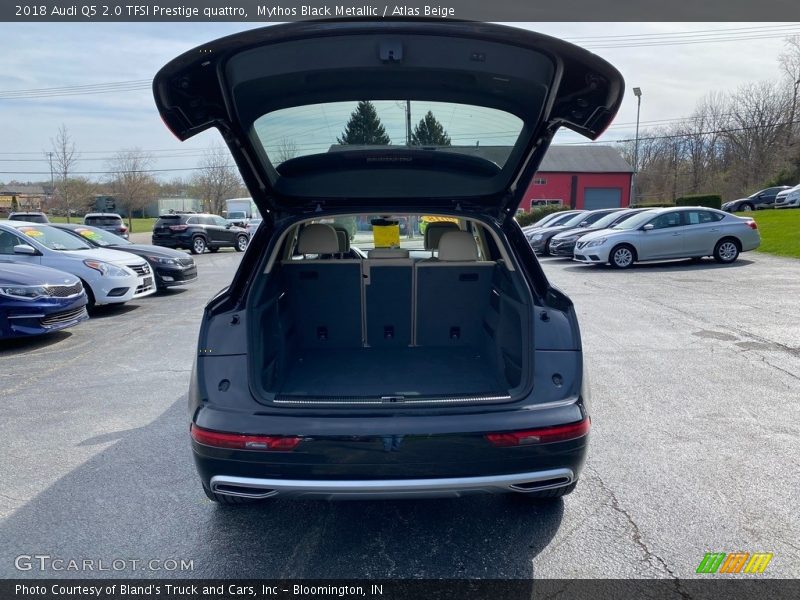 Mythos Black Metallic / Atlas Beige 2018 Audi Q5 2.0 TFSI Prestige quattro