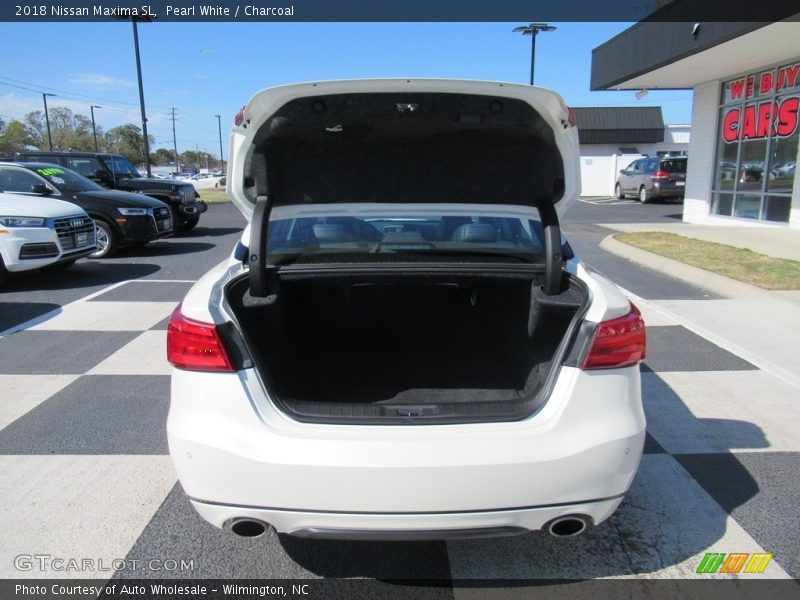 Pearl White / Charcoal 2018 Nissan Maxima SL