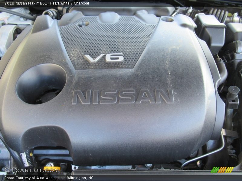 Pearl White / Charcoal 2018 Nissan Maxima SL