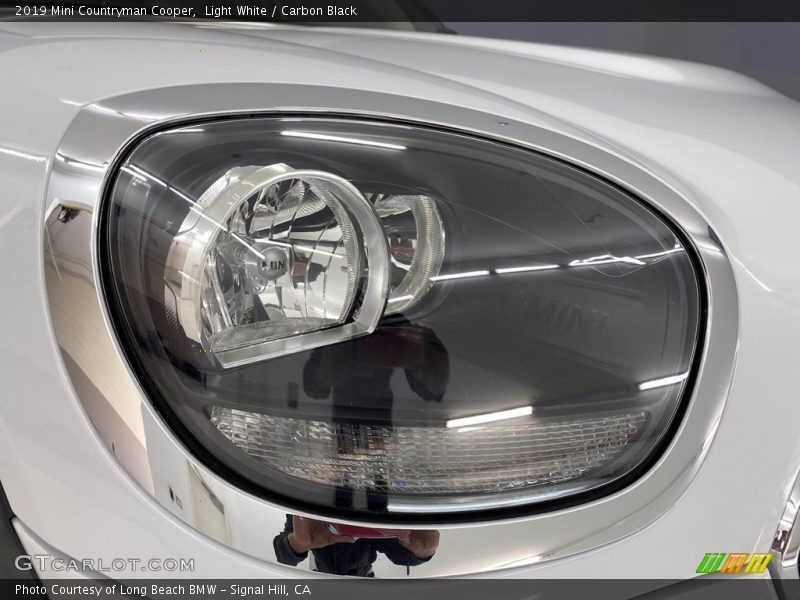 Light White / Carbon Black 2019 Mini Countryman Cooper