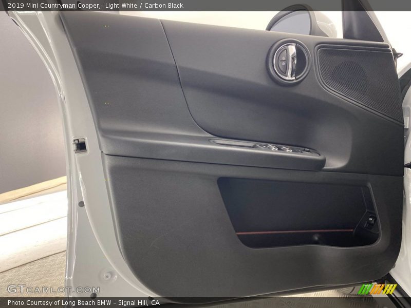 Light White / Carbon Black 2019 Mini Countryman Cooper