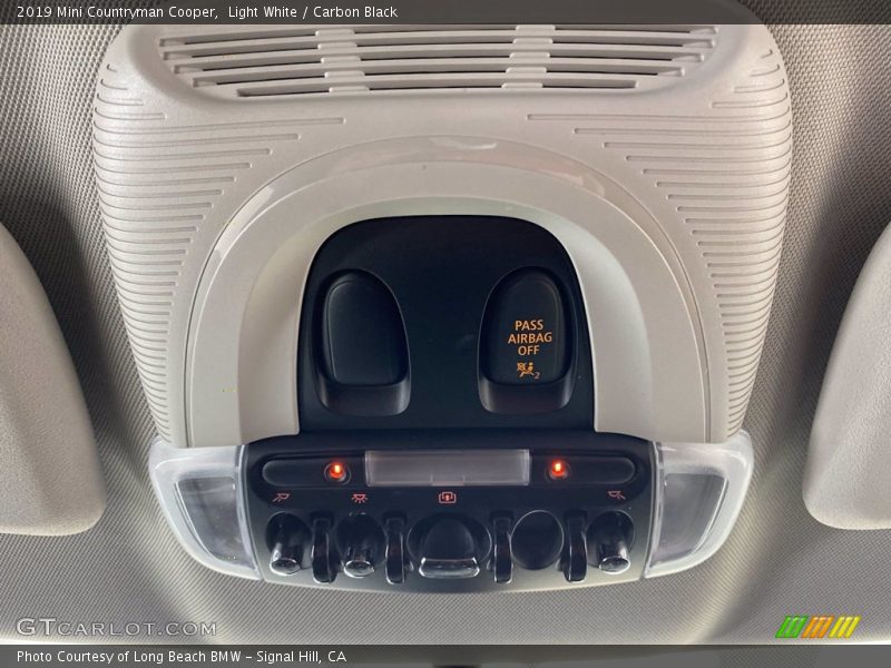 Light White / Carbon Black 2019 Mini Countryman Cooper