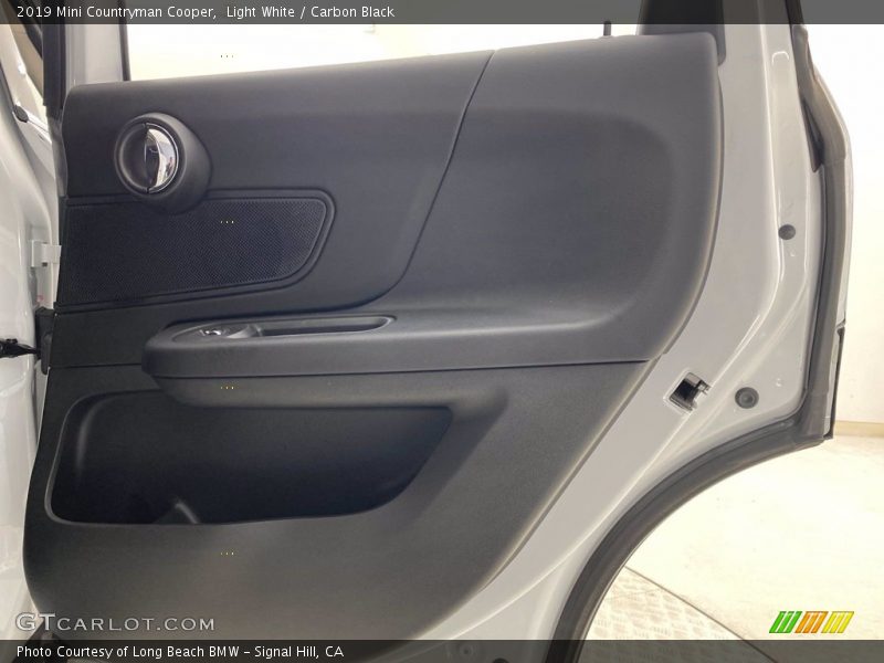 Light White / Carbon Black 2019 Mini Countryman Cooper