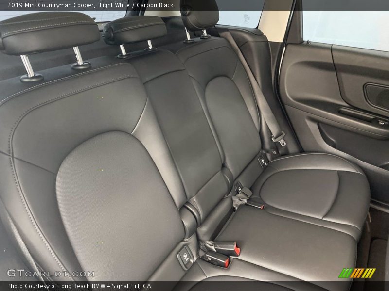 Light White / Carbon Black 2019 Mini Countryman Cooper