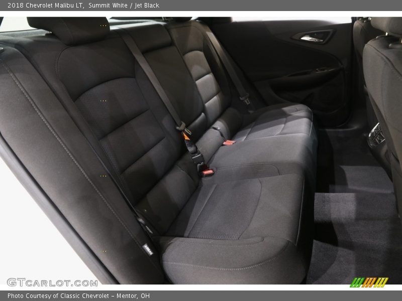 Summit White / Jet Black 2018 Chevrolet Malibu LT