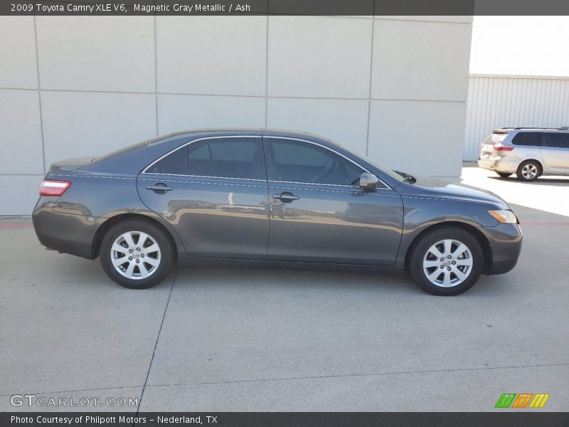 Magnetic Gray Metallic / Ash 2009 Toyota Camry XLE V6