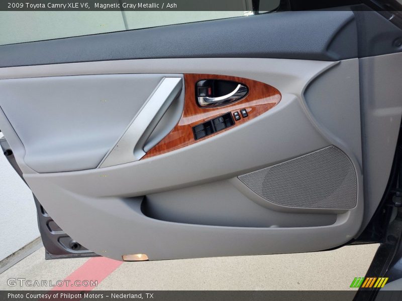 Magnetic Gray Metallic / Ash 2009 Toyota Camry XLE V6