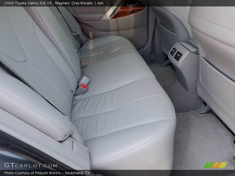 Magnetic Gray Metallic / Ash 2009 Toyota Camry XLE V6