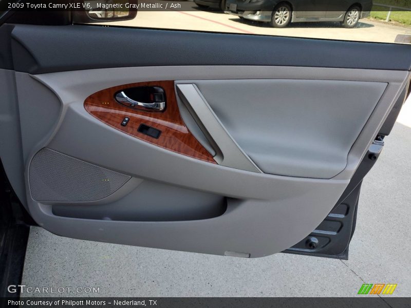 Magnetic Gray Metallic / Ash 2009 Toyota Camry XLE V6