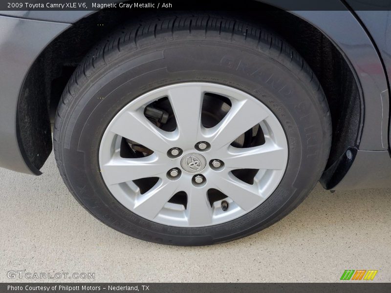 Magnetic Gray Metallic / Ash 2009 Toyota Camry XLE V6