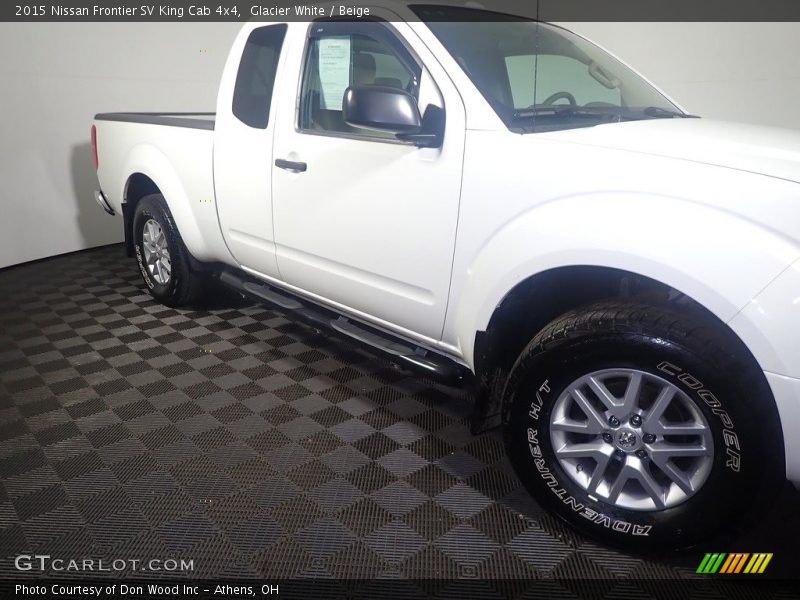 Glacier White / Beige 2015 Nissan Frontier SV King Cab 4x4