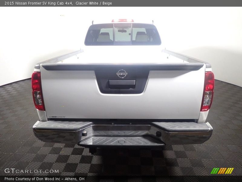 Glacier White / Beige 2015 Nissan Frontier SV King Cab 4x4