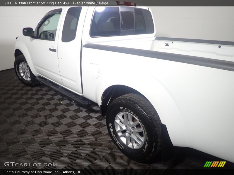 Glacier White / Beige 2015 Nissan Frontier SV King Cab 4x4