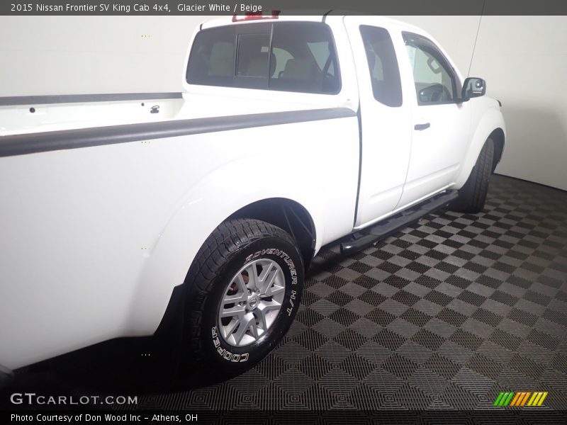 Glacier White / Beige 2015 Nissan Frontier SV King Cab 4x4