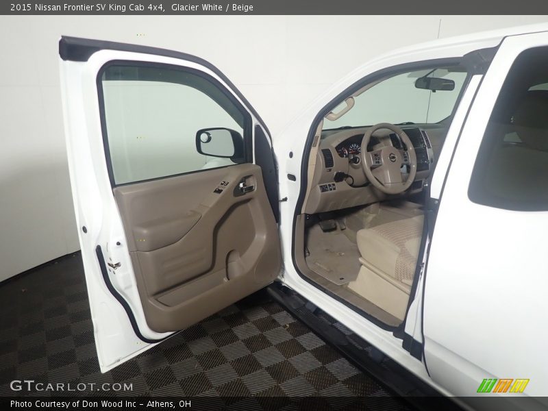 Glacier White / Beige 2015 Nissan Frontier SV King Cab 4x4