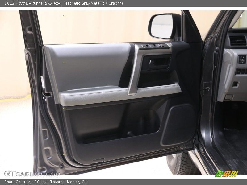 Magnetic Gray Metallic / Graphite 2013 Toyota 4Runner SR5 4x4