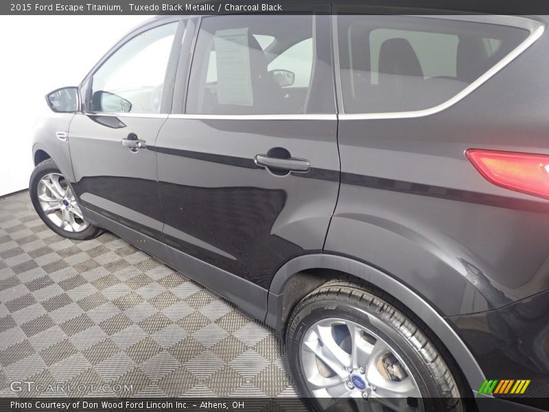 Tuxedo Black Metallic / Charcoal Black 2015 Ford Escape Titanium