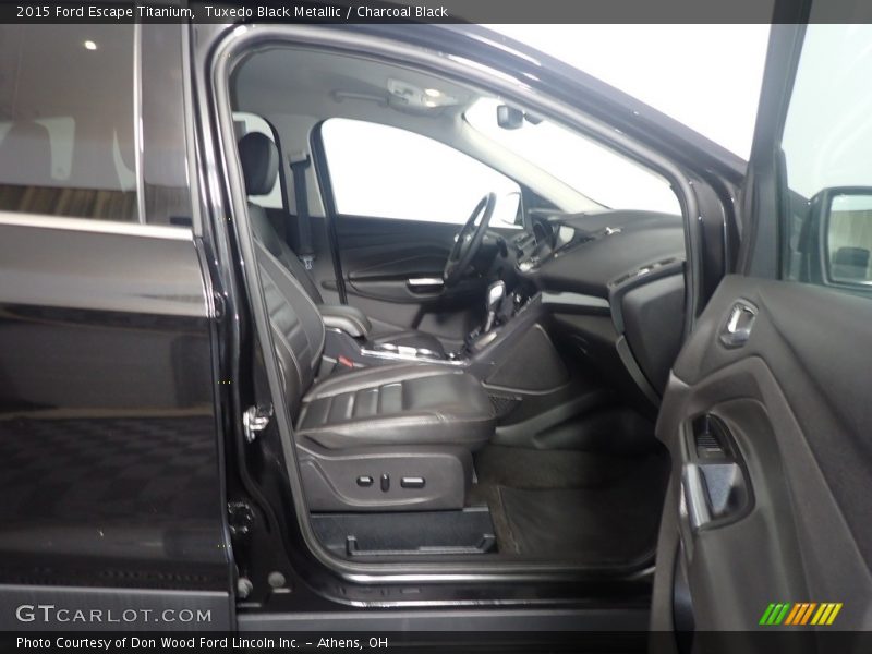 Tuxedo Black Metallic / Charcoal Black 2015 Ford Escape Titanium