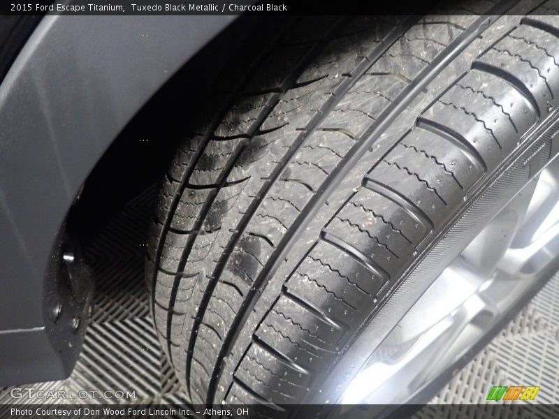 Tuxedo Black Metallic / Charcoal Black 2015 Ford Escape Titanium
