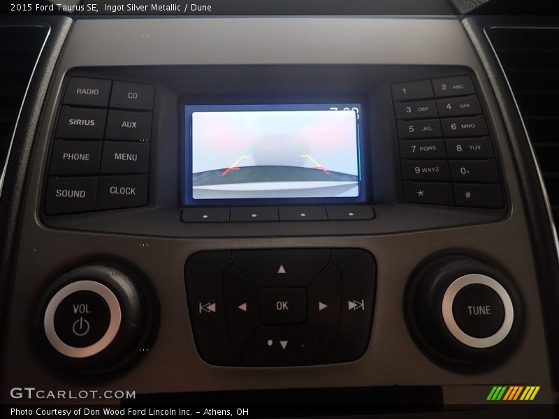 Ingot Silver Metallic / Dune 2015 Ford Taurus SE